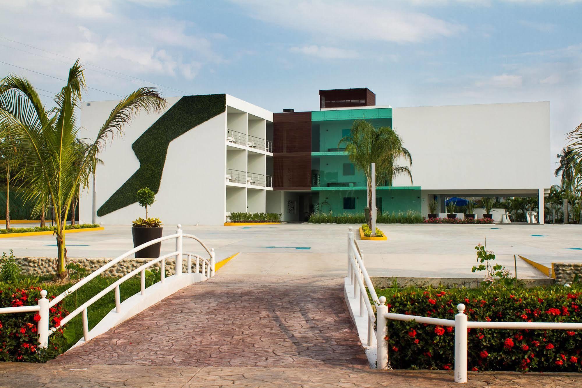 Hotel Aqua Spa & Resort มาร์ติเนซ เดอ ลา ทอเร ภายนอก รูปภาพ
