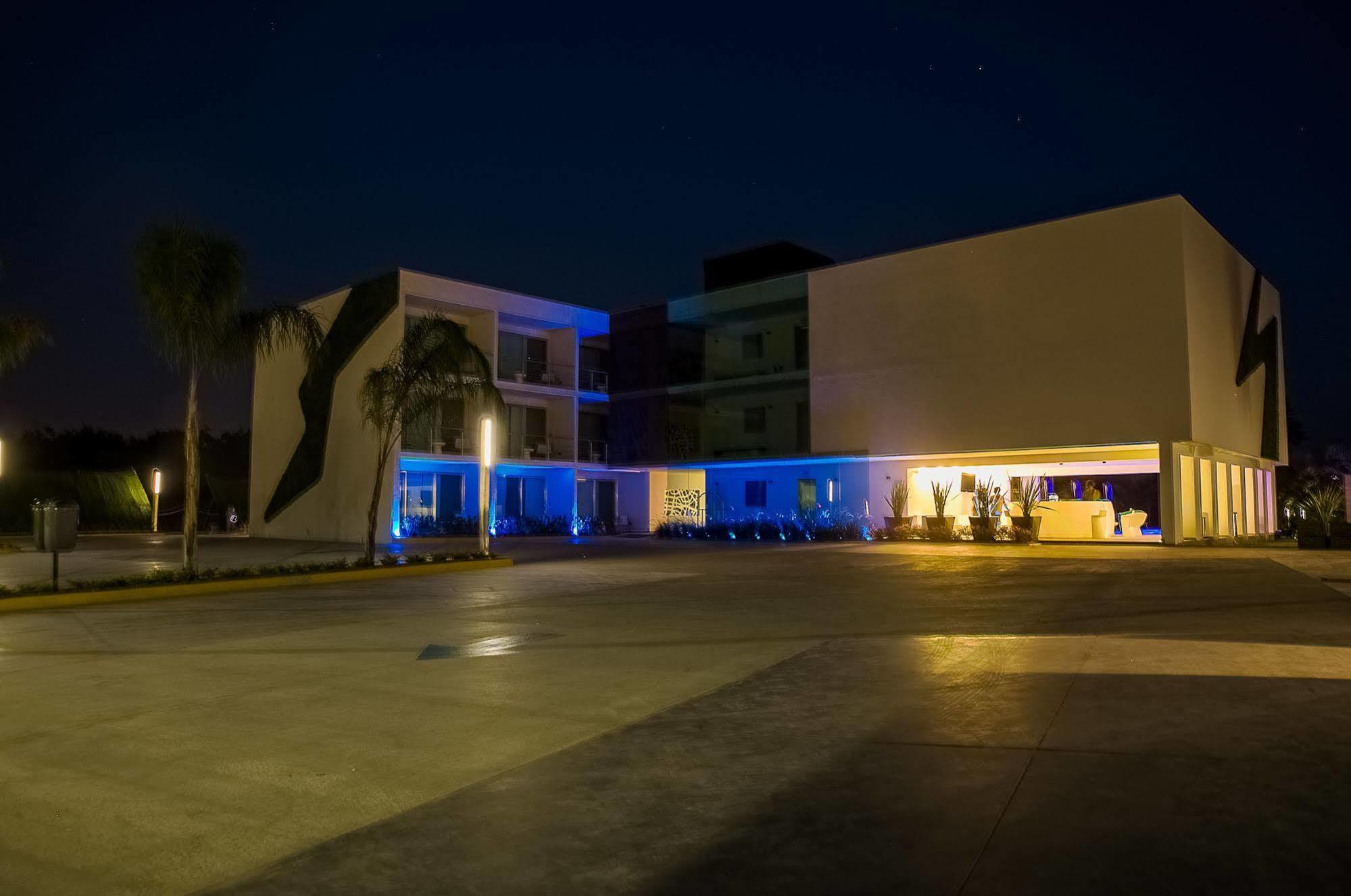Hotel Aqua Spa & Resort มาร์ติเนซ เดอ ลา ทอเร ภายนอก รูปภาพ
