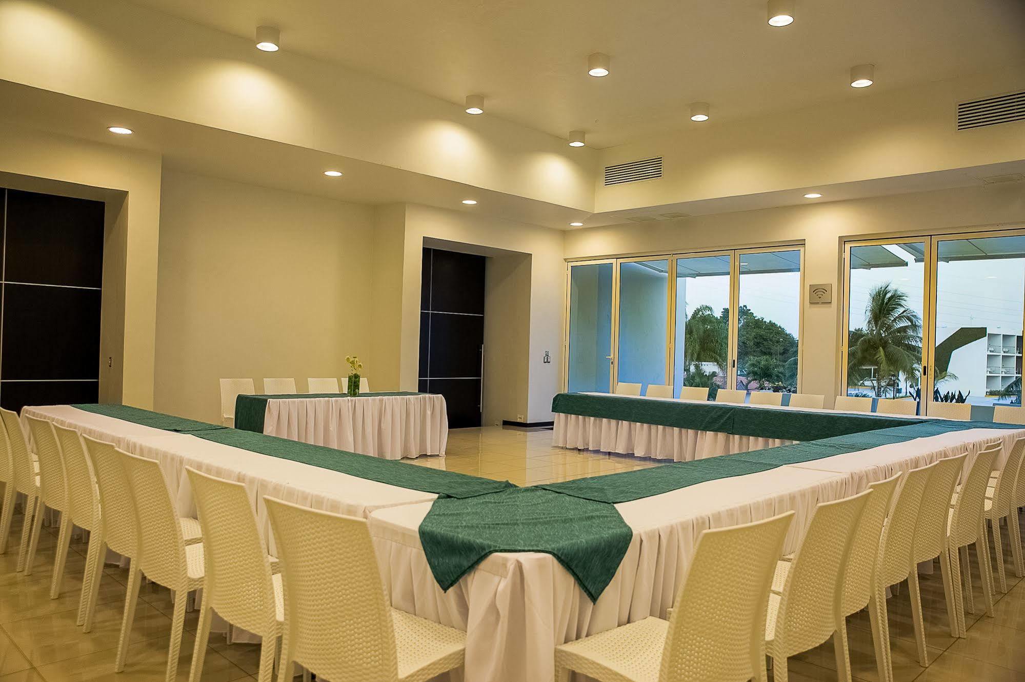 Hotel Aqua Spa & Resort มาร์ติเนซ เดอ ลา ทอเร ภายนอก รูปภาพ